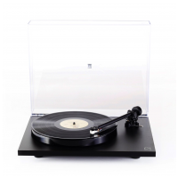 Rega Planar 1 (vystavený demo kus)  Čierna